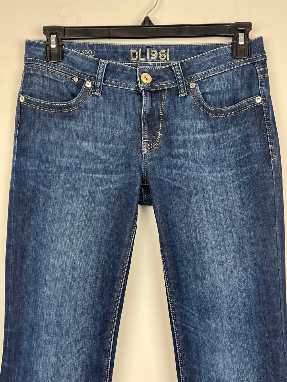 DL1961 Milano Boot Cut Dark Wash Jeans Size 29 - Picture 5 of 10